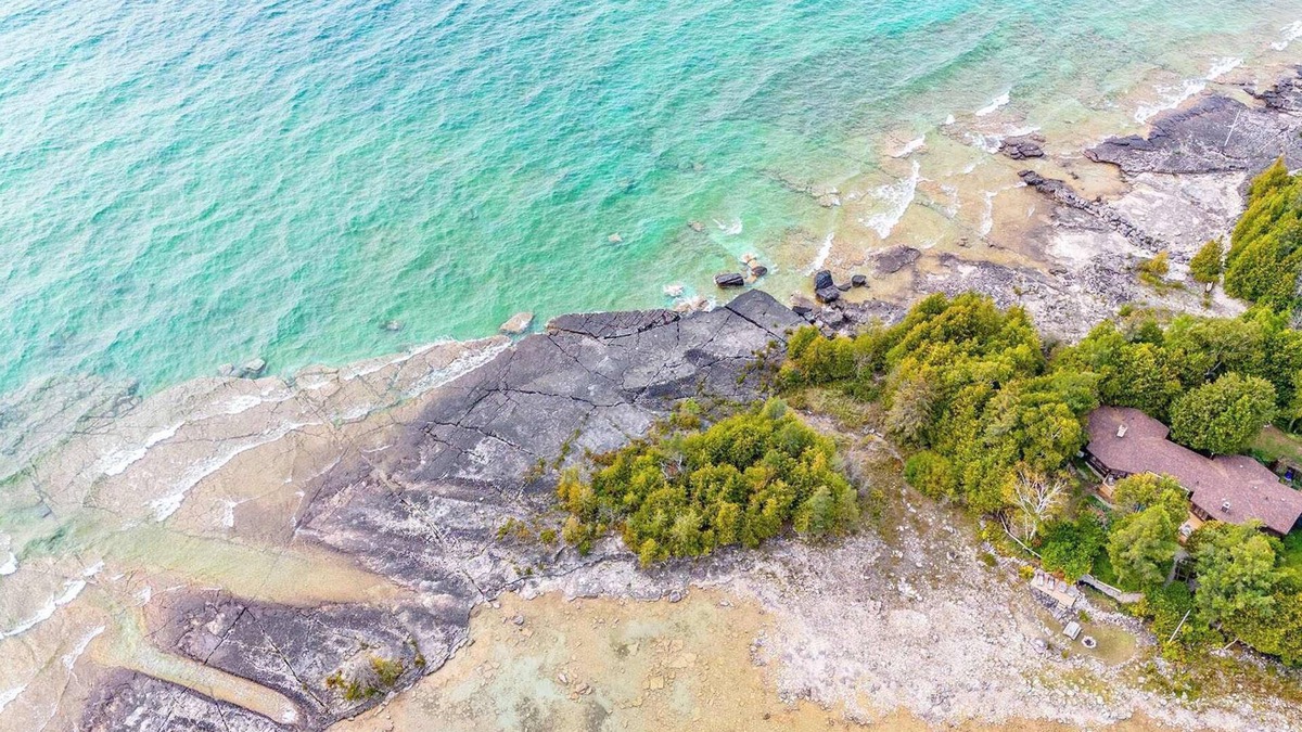 Northern Bruce Peninsula House | Waterfront Private cottage | New Reno | 9 guests