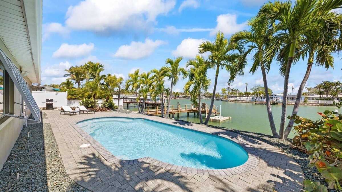 Causeway Isles House | Waterfront Retreat 3 Bedroom 2 Bath Pool & Dock