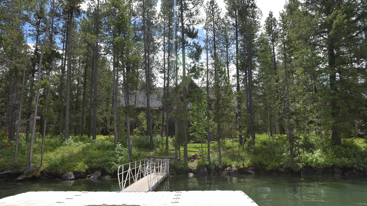 Island Park House | Waterfront Redtail Retreat Lodge in Silverhawk Subdivision, Island Park Idaho