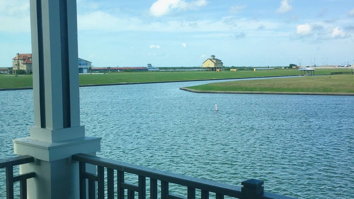 Galveston House | Waterfront Relaxation: Amazing Views, Fishing Off Back Porch! Bolivar Peninsula