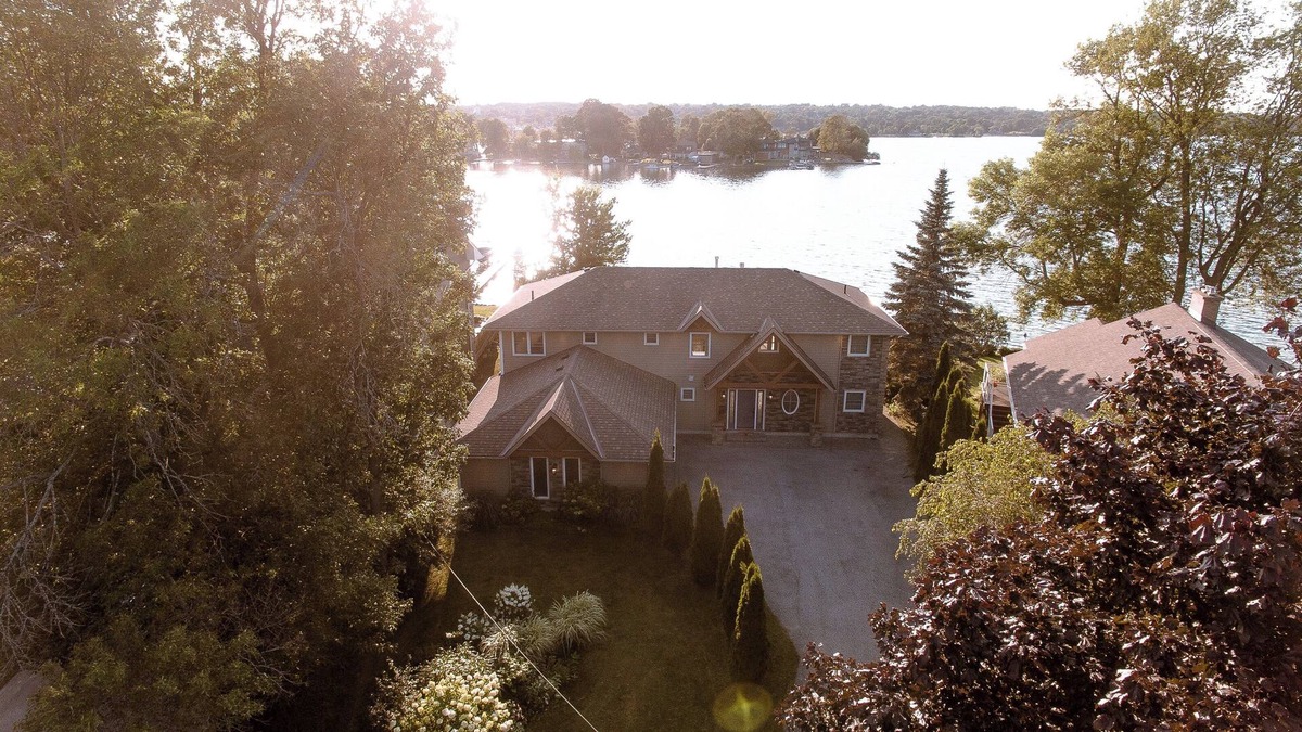 Orillia House | Waterfront Retreat: A Private Oasis with Firepit & BBQ