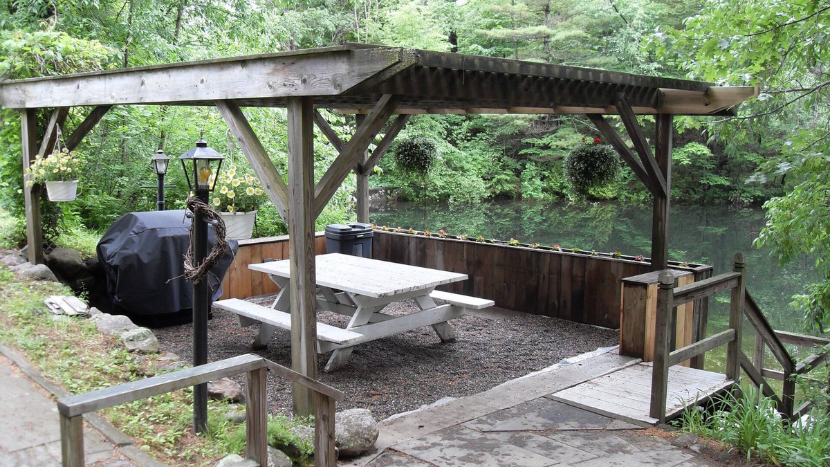 Lake Luzerne-Hadley House | Waterfront Retreat on Mini "Golden Pond" 10 Miles Lake George