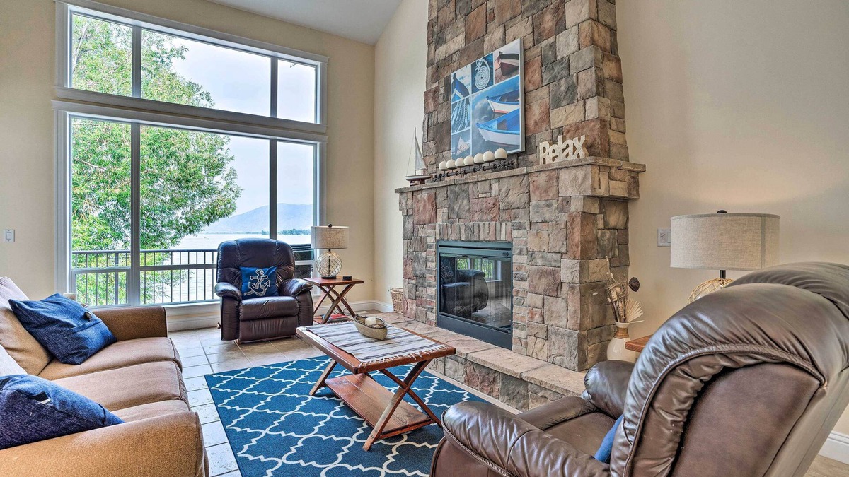 Oroville House | Waterfront Retreat w/ Resort Amenity Access