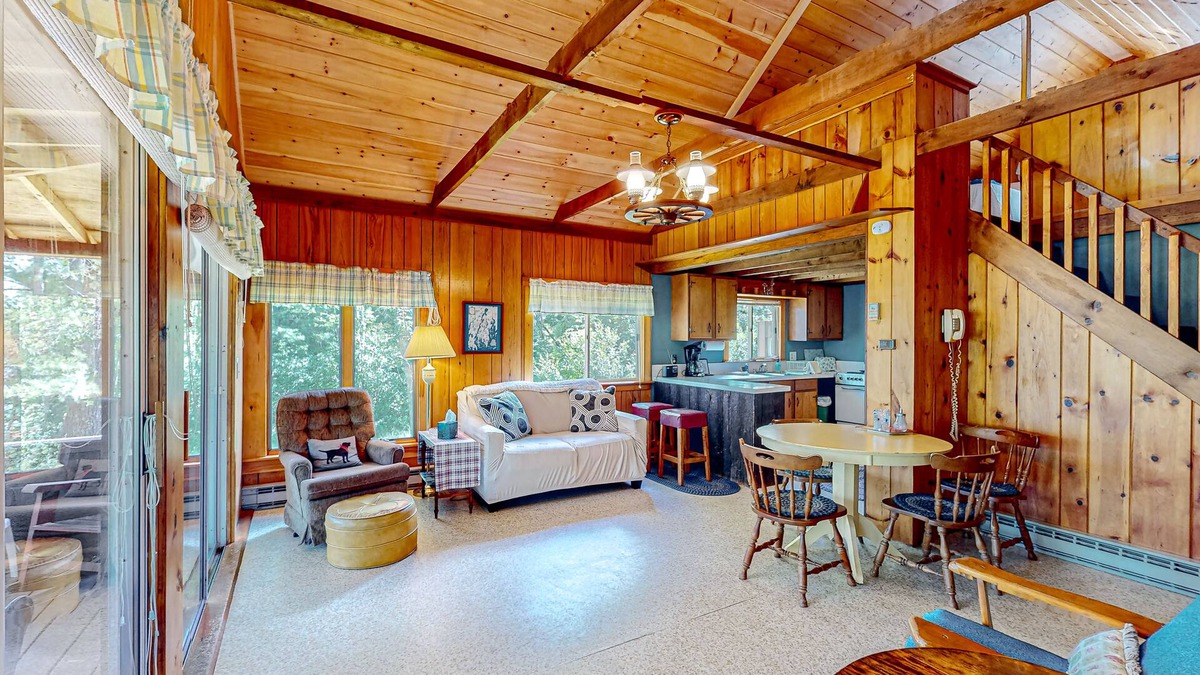 Bristol Cottage | Waterfront secluded cottage with lake access, grill, outdoor shower, & streaming