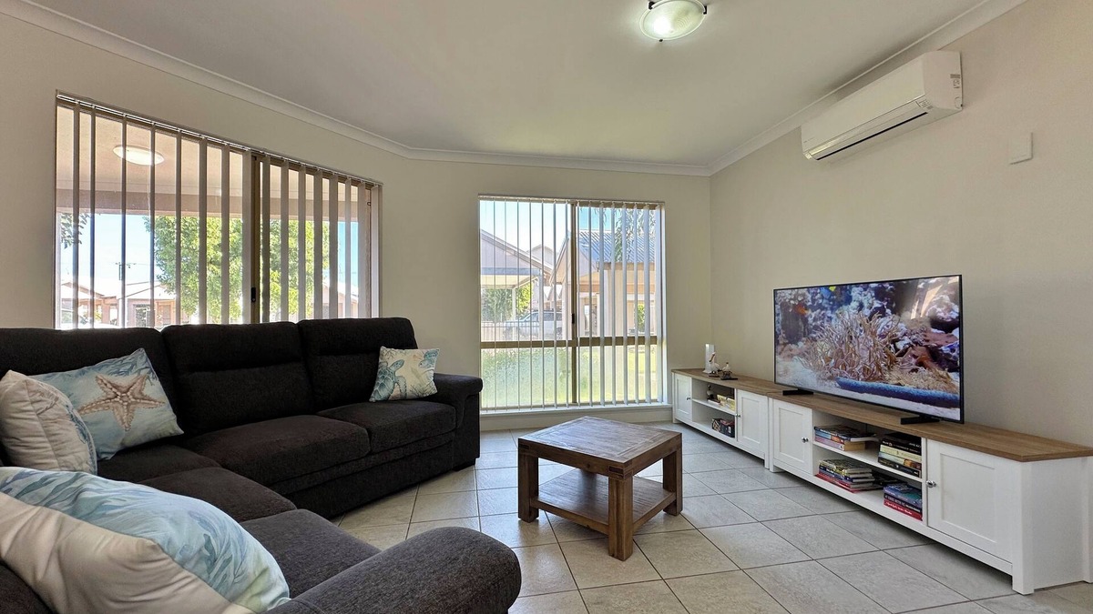 Kalbarri Villa | Waterfront | Sleeps 6 | Resort Pool | Wifi