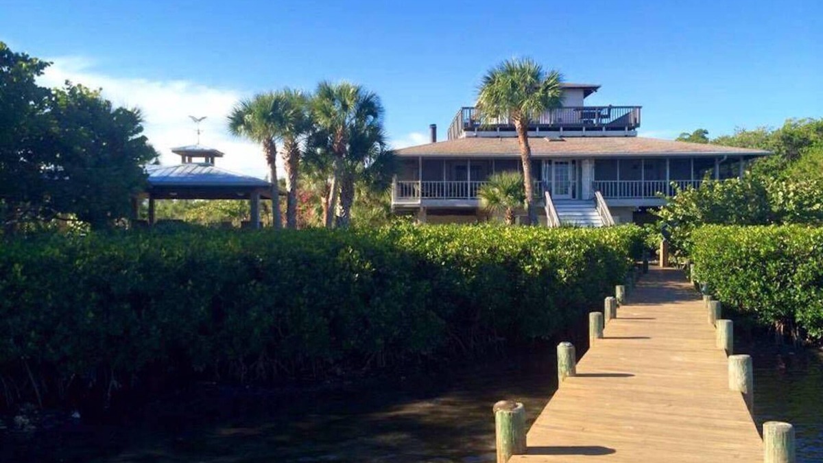 Placida House | Waterfront Sleeps 8 on the bay Beach-to-Bay private land; Dock-Wildlife-Secluded