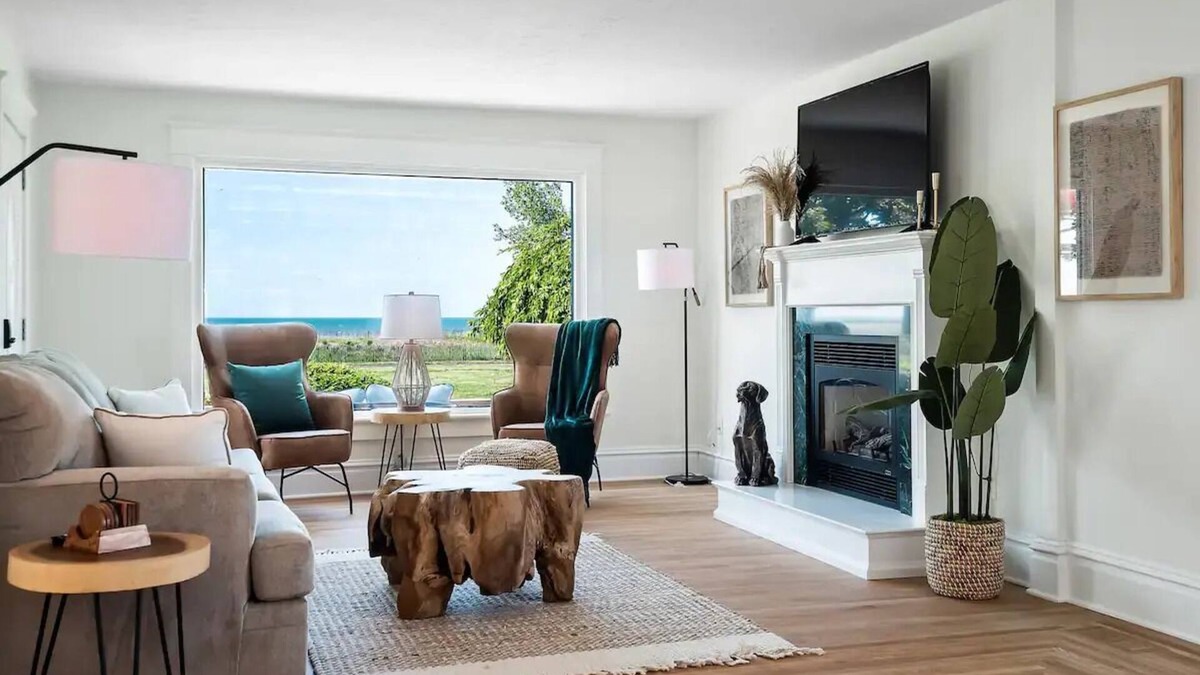 Port Clinton House | Waterfront sleeps 13 2-Kings/Crib/1st flr sleepernn