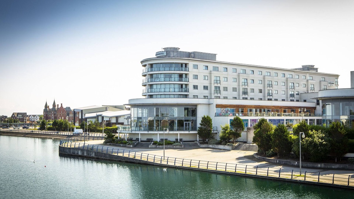 Southport Hotel | Waterfront Southport Hotel