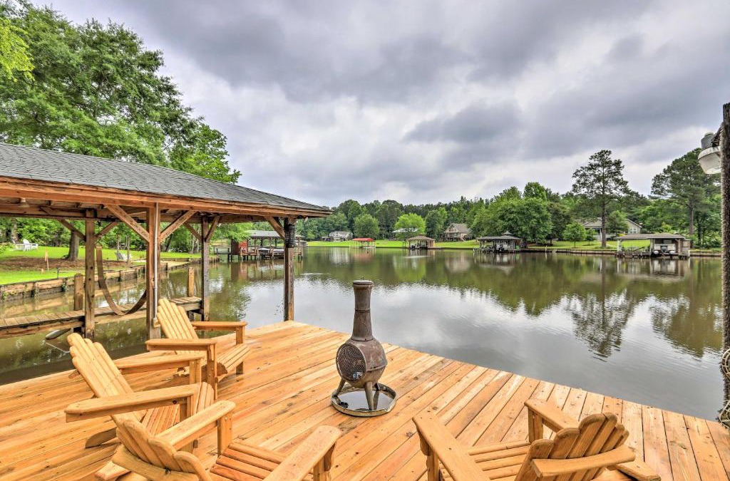 Lake Oconee House | Waterfront Sparta Home with Game Room and Fire Pit!