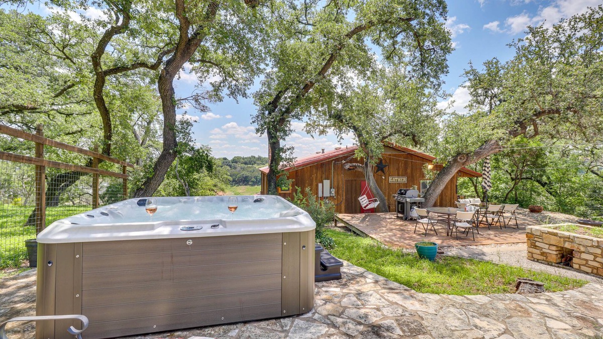Spicewood House | Waterfront Spicewood Home: Deck, Fire Pit & Grill