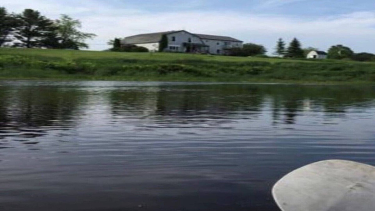 Frankfort House | Waterfront Stream Gambrel