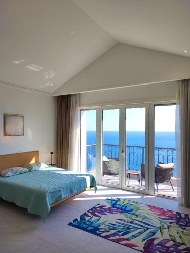 Radovici Apartment | Waterfront Studio Apartment - Marina Village
