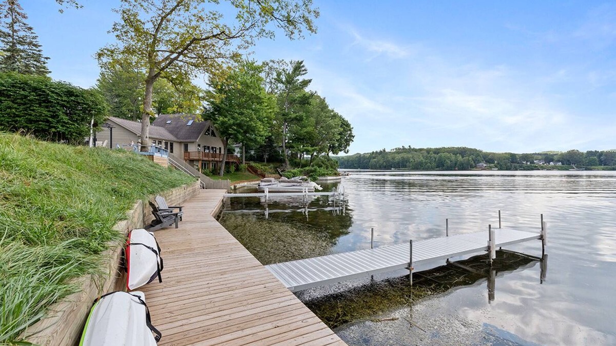 Newaygo Condo | Waterfront Suite: Dock, Kayaks, Firepit, BBQ