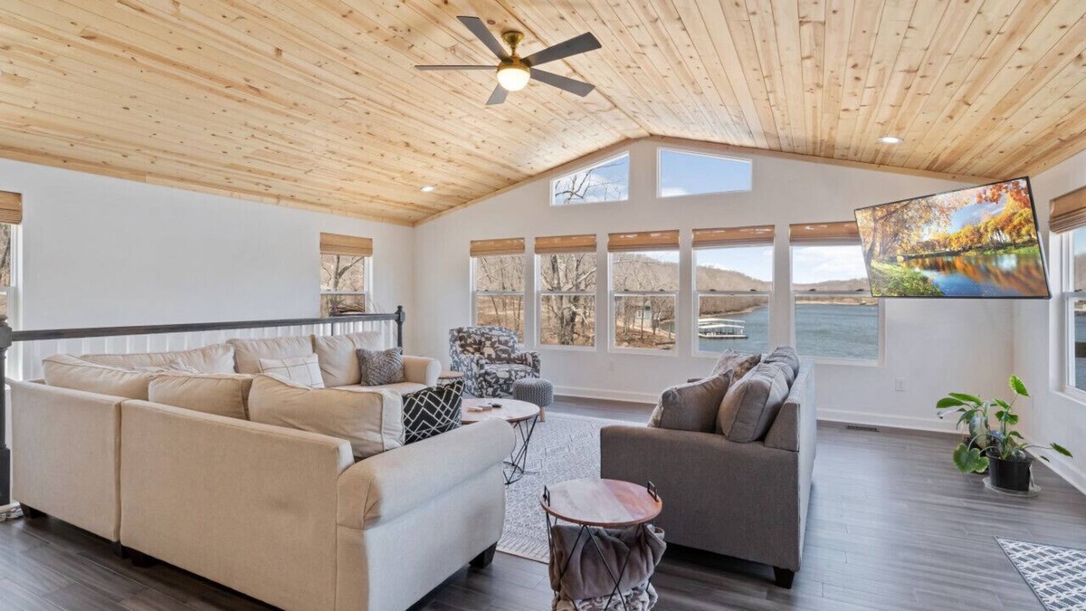 Sunrise Beach House | Waterfront Sunrise Beach Lake House!