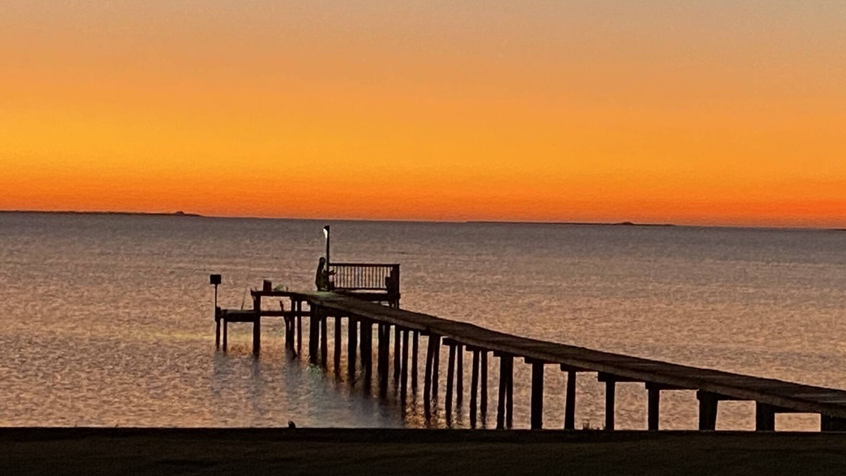 Port Lavaca House | WATERFRONT! Super Spacious - Lighted Private Pier - Family Memories Made Here!