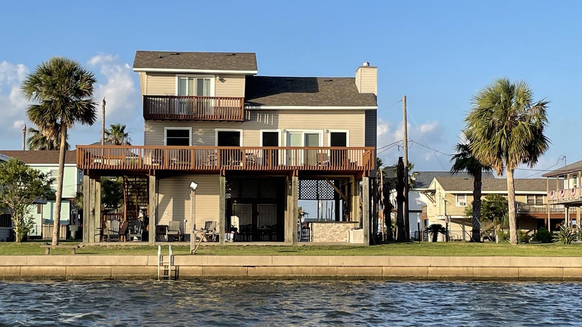 Terramar Beach House | Waterfront Terramar Getaway, Amazing Sunsets, Outdoor Bar, Kayak, Beach, Fishing