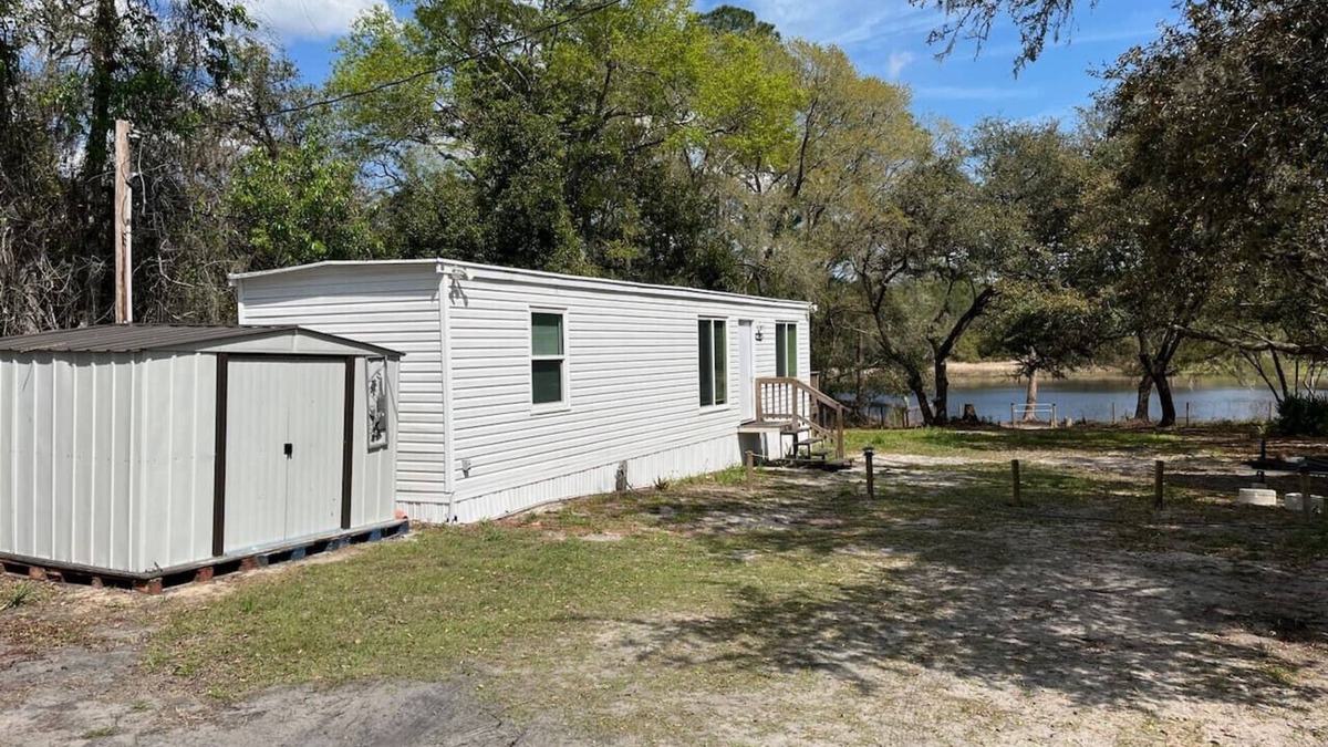 Umatilla House | Waterfront Tiny Lodge