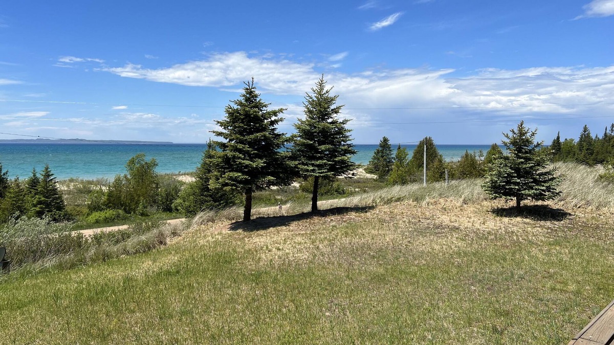 Beaver Island Cottage | Waterfront