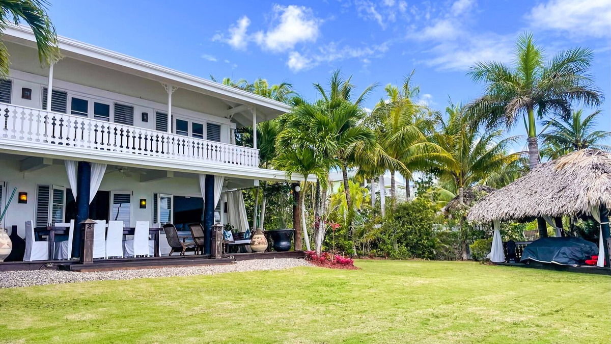 Boscobel Villa | Waterfront Villa @ Ian Fleming, James Bond Getaway