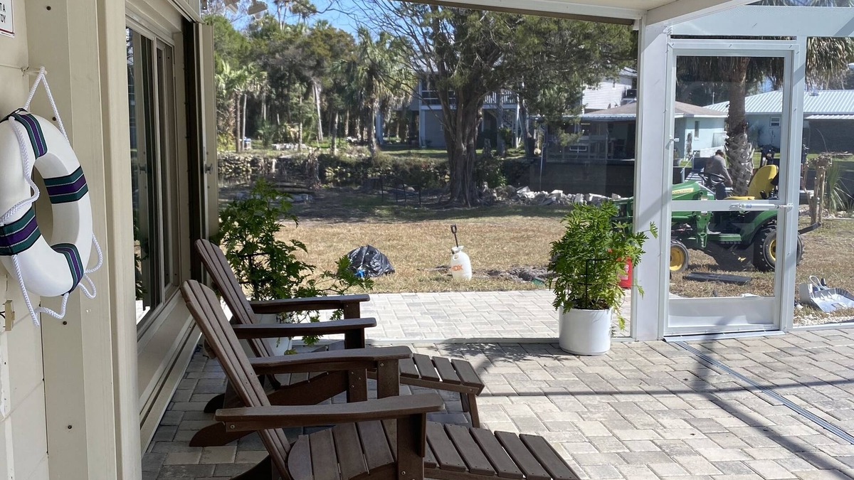 Yankeetown House | WATERFRONT w/pool,2 docks,boat ramp,pet friendly,mins from Gulf & CRYSTAL RIVER