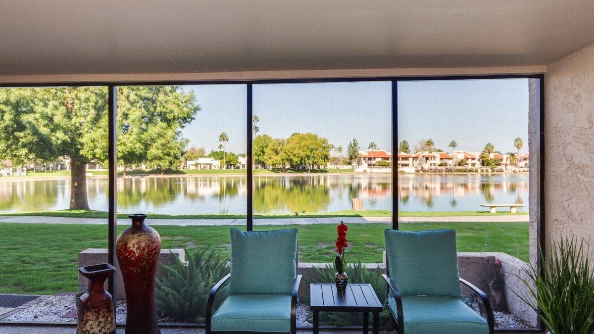 Desert Shores Condo | Waterfront with 2 KING Beds and full-size bunks