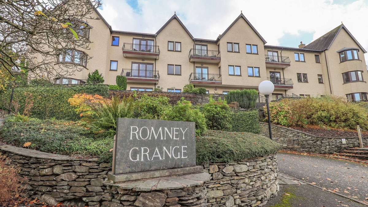 Waterhead Cottage | WATERHEAD RETREAT, family friendly in Ambleside