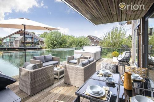 South Cerney House | Waters Edge 15, Kingsholm P