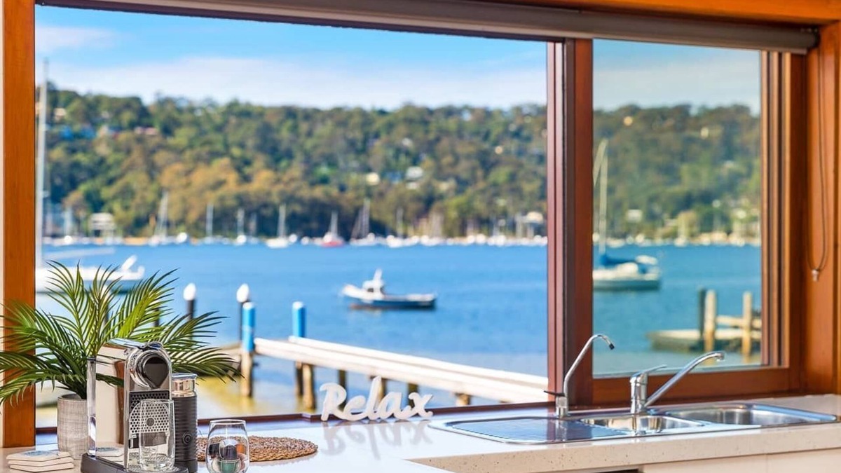 Scotland Island House | Waters Edge|Peaceful Scotland Island Retreat