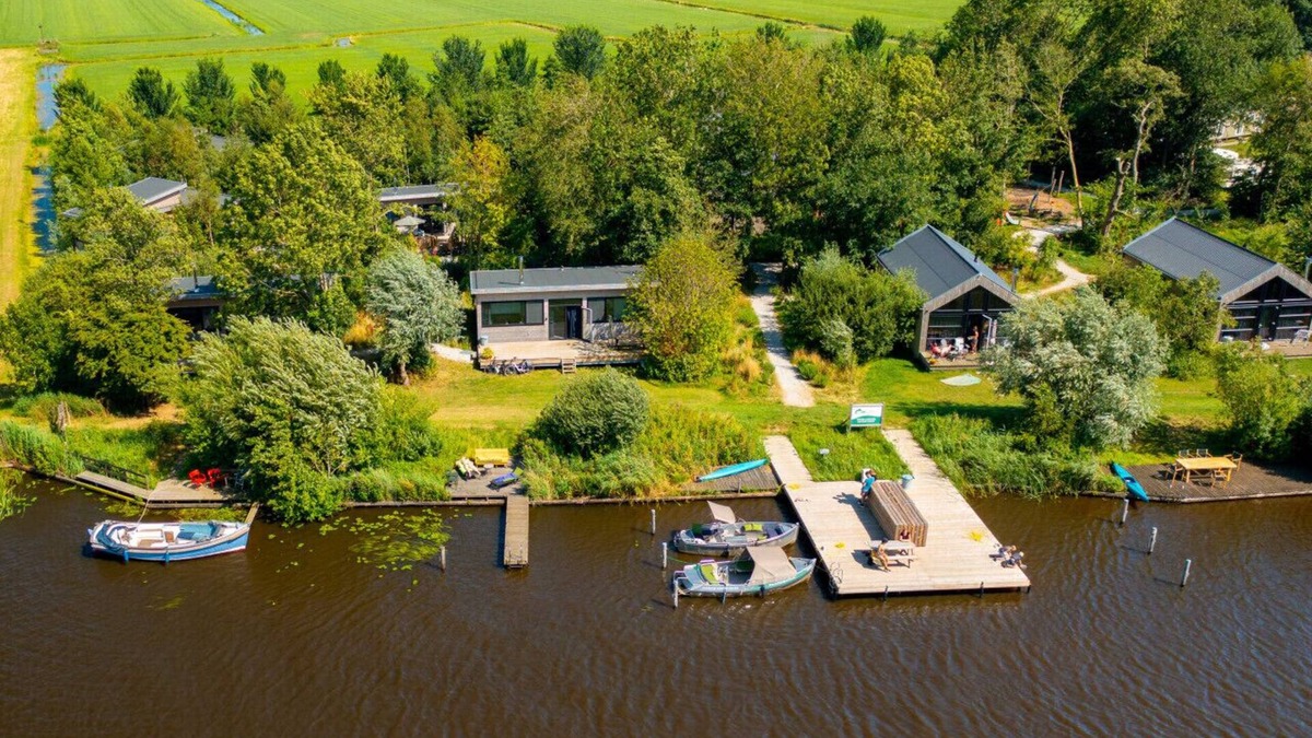 Grou Cabin | Waterside holiday home. Centrally situated in Friesland