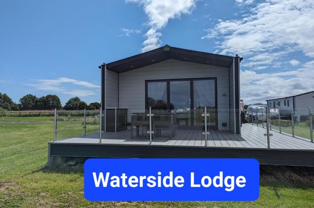 Sandilands House | Waterside Lodge - Dog Friendly Sutton on Sea