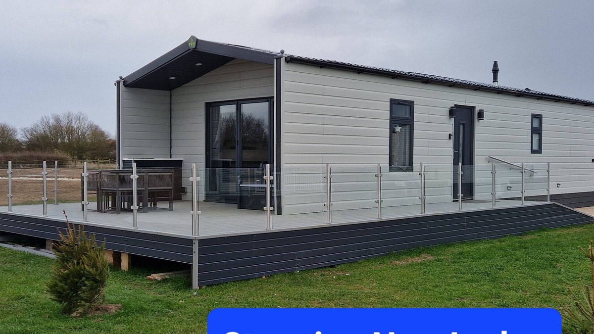 Sandilands Cabin | Waterside Lodge - Dog Friendly, Sutton on Sea