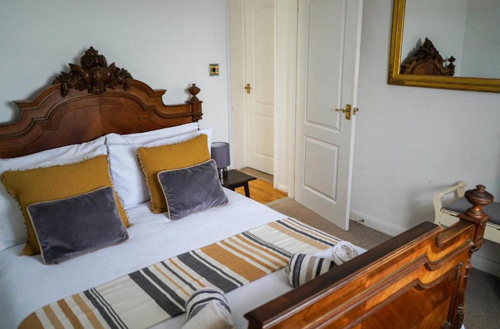 Kingsbridge Apartment | Waterside Park Annex