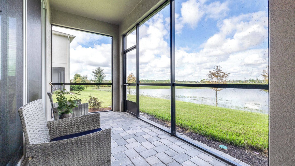 Lutz House | Waterview Luxury Retreat for 12!