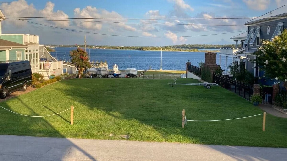Swansboro Apartment | Waterview Swansboro Sandpiper #2. One block from everything! Cozy 1 Bdrm/1Bth.