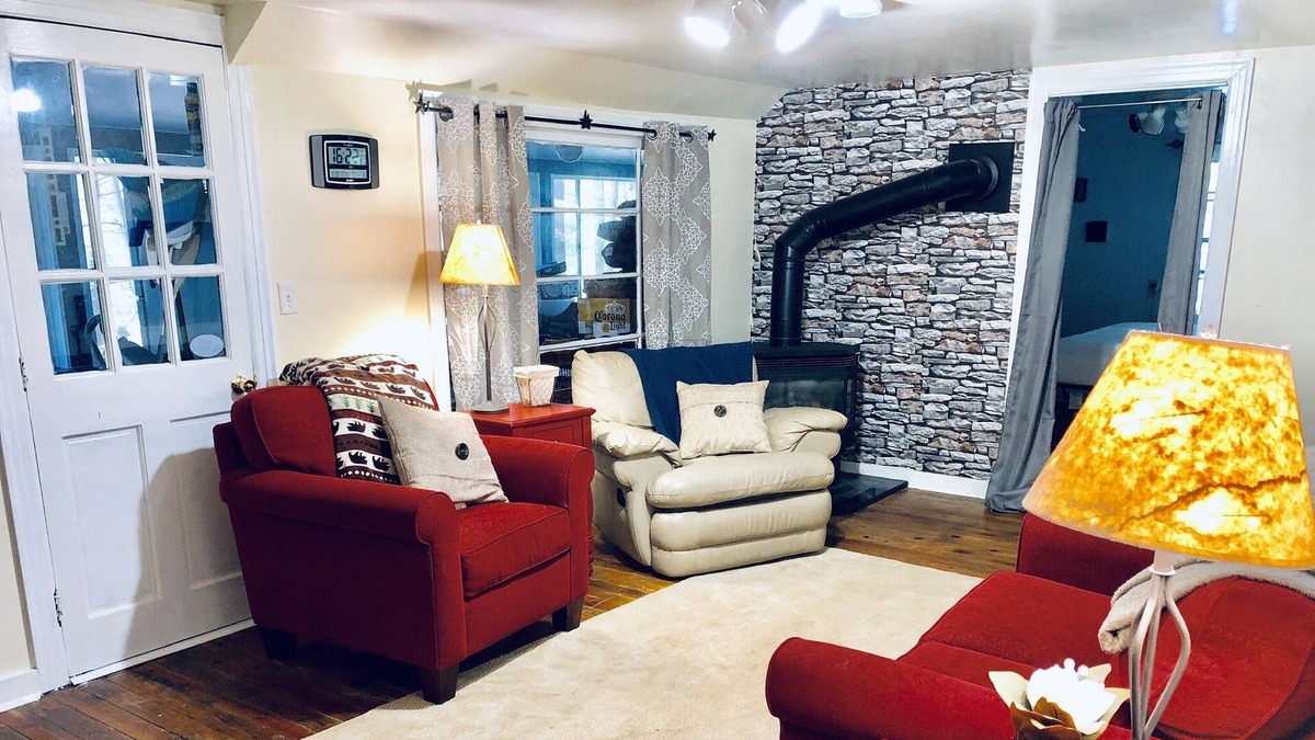 Farrandsville Cabin | WATERVILLE-conv located, cottage in the woods-close Rail Trail, PINE CREEK