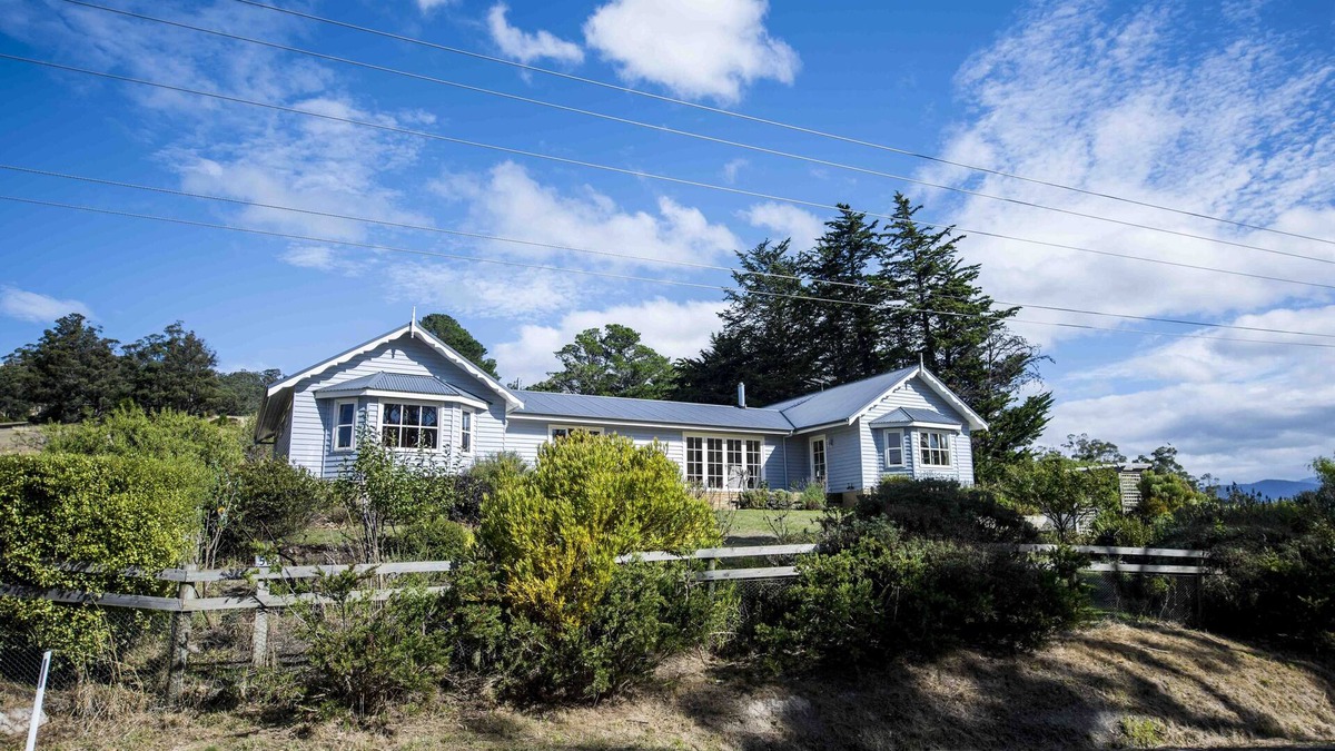 Wattle Grove Bed & Breakfast | Wattle Grove Homestead Queen Bed & Breakfast