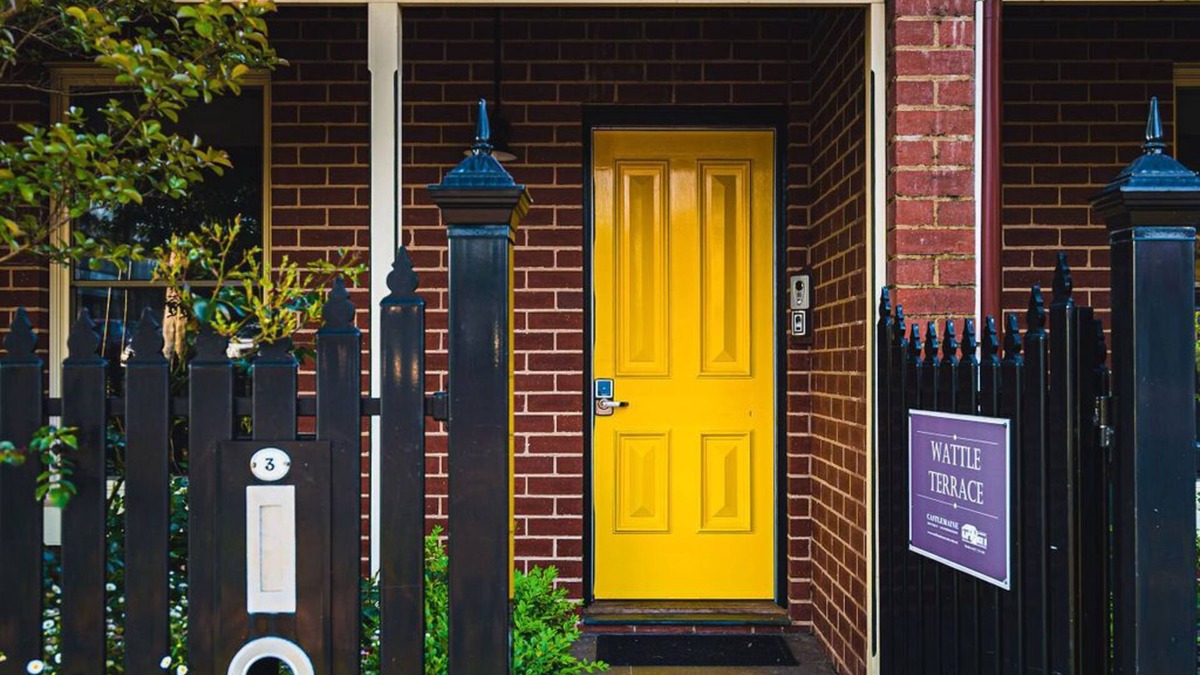Castlemaine House | Wattle Terrace - Central Castlemaine Sanctuary