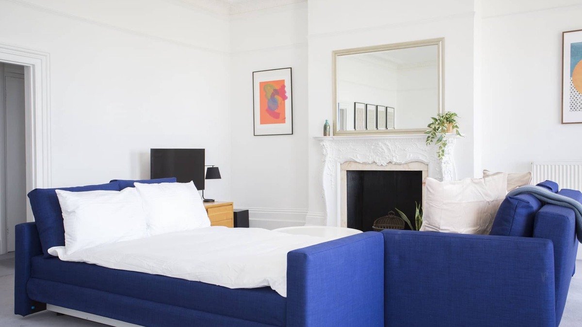 Worthing Apartment | Wave Apartment sleeps 6 sea views