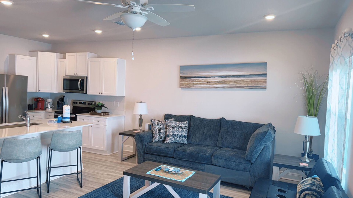 Gulf Breeze House | Wave of gold Close to beaches 3 bedrooms clean Beautiful Brand New townhome
