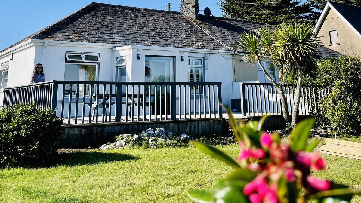 Garryvoe House | Wavecrest Holiday Cottage