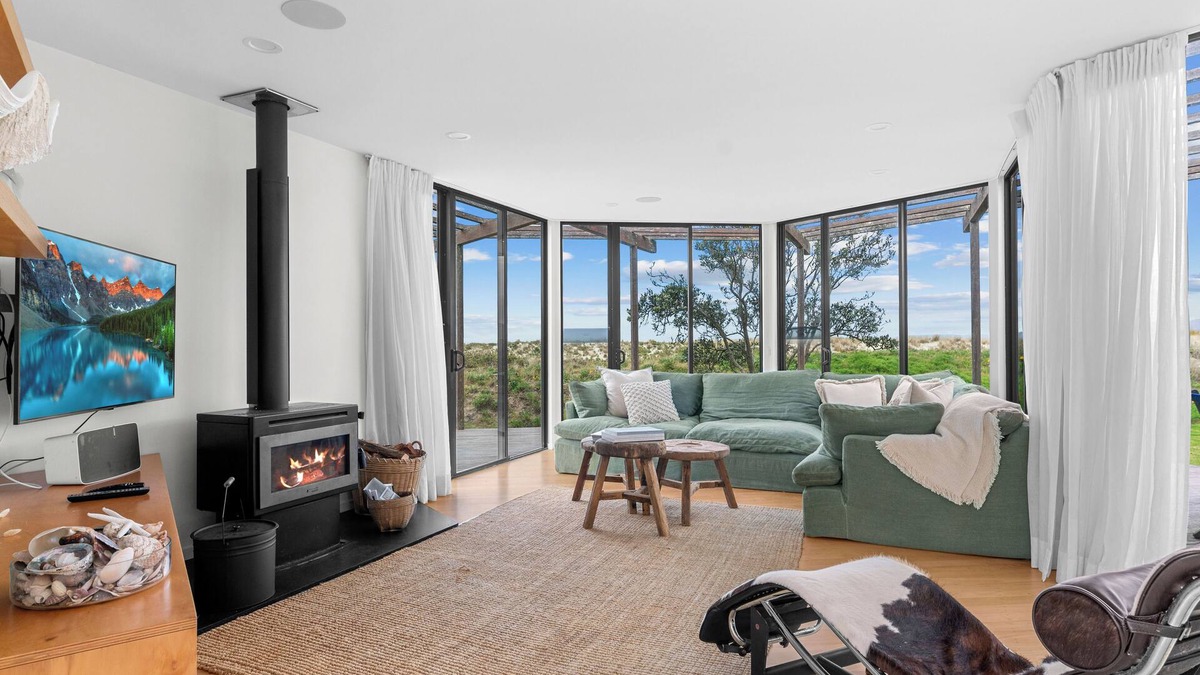 Omaha House | Wavefront Escape - Omaha Holiday Home