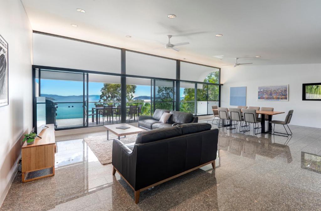 Hamilton Island Villa | Waves 1 Hamilton Island - Ocean Views and buggy