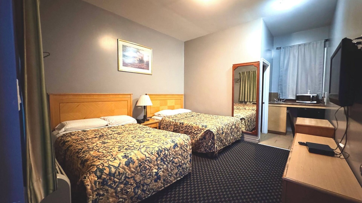 Guelph Hotel | WAYFARE MOTEL