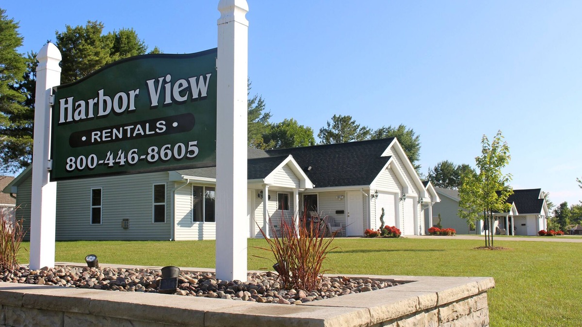 Algoma House | We provide condo units for daily, weekly, or monthly rental plans.