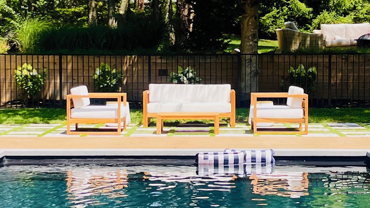 Lagoon Heights House | WE’RE BACK! Oak Bluffs Retreat. NEW PRIVATE POOL - FERRY TIX!