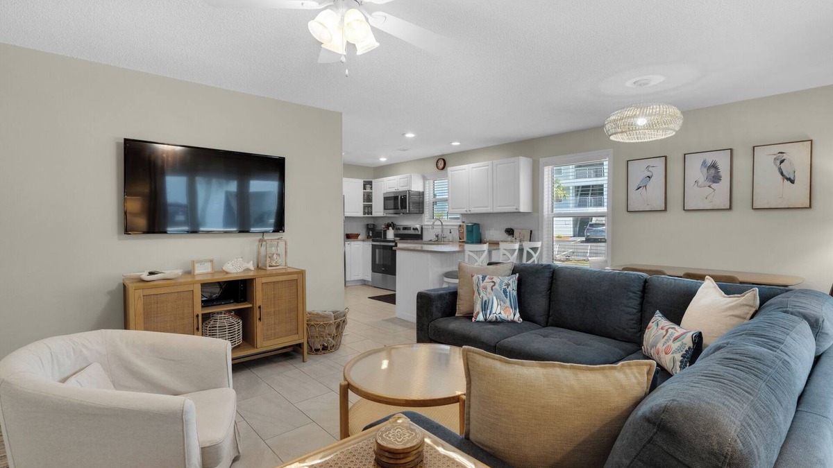 Seagrove Beach Condo | We ❤️ Snowbirds ~ Nov-Feb Low Monthly Rates ~ Heated Pool & Tennis Pickleball