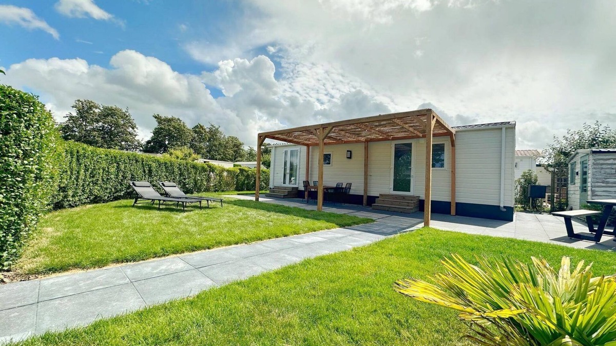 Sint Maarten House | We would like to invite you to this brand new chalet for a wonderful beach holiday.