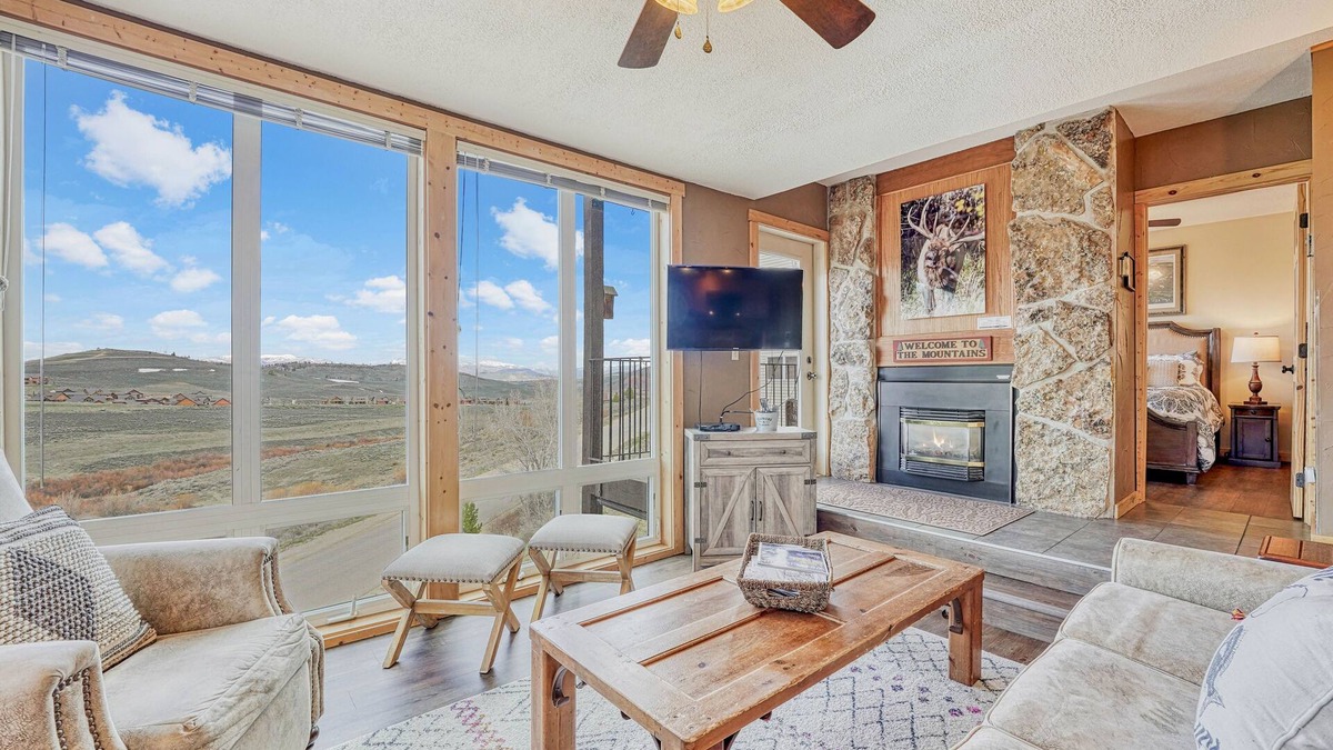 Silvercreek Condo | WEDDINGS HIKE BIKE GOLF RELAX-Walk to Base-UPDATED & AFFORDABLE/Amazing VIEWS!🌄