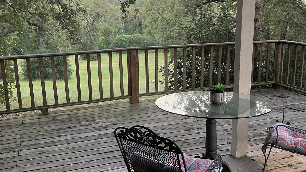 Caldwell House | Weekend Get-A-Way/Game Day Sleep-Over/BBQ Trail Local Central. We've Got it All!