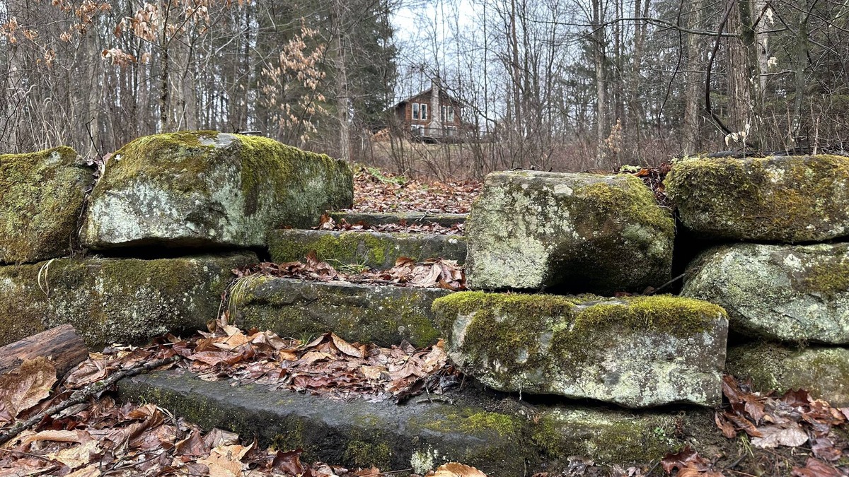 Guys Mills Cabin | Weekend Getaway, Family vacation comfort cabin